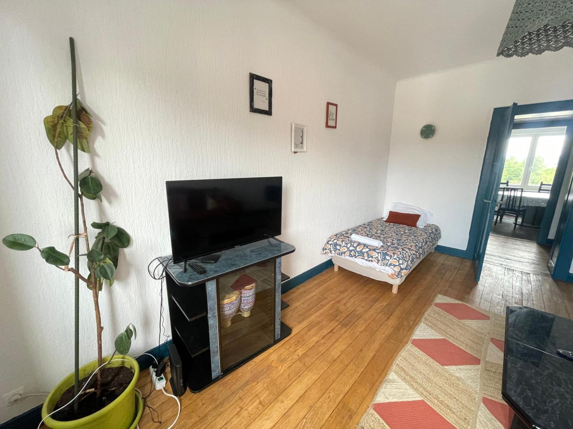 L'avenue 6 Lits Wifi Parking Un Sejour A Part Apartment *